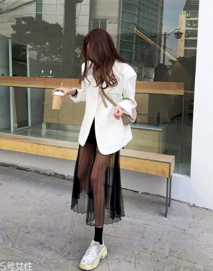 春天穿什么長(zhǎng)裙好看？這幾款助你魅力激增