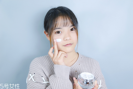 卡姿蘭素顏霜好用嗎 給你清新自然的素顏 卡姿蘭素顏霜好用嗎 給你清新自然的素顏