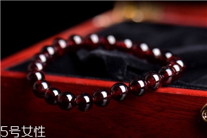 石榴石手鏈睡覺能戴嗎？這些情況你需要考慮