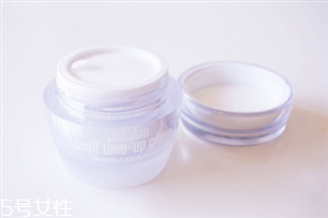 擦素顏霜會(huì)不會(huì)過敏 因人而異 擦素顏霜會(huì)不會(huì)過敏 因人而異