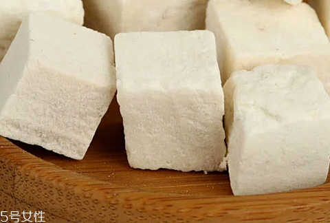 茯苓多少錢(qián)一斤 2018茯苓最新價(jià)格行情 茯苓多少錢(qián)一斤 2018茯苓最新價(jià)格行情