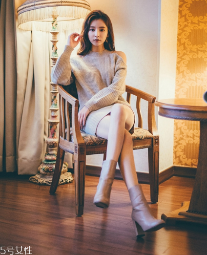 粗跟高跟鞋怎么搭配？春夏必備穿搭