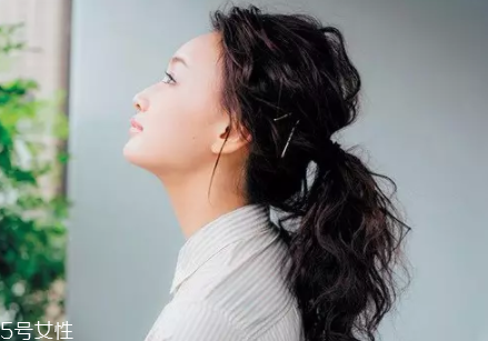 職業(yè)女性發(fā)型大全 2018最流行的OL發(fā)型趨勢 職業(yè)女性發(fā)型大全 2018最流行的OL發(fā)型趨勢