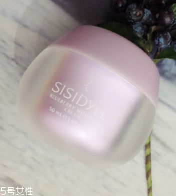 凝霜和乳霜的區(qū)別 凝霜適合夏季 凝霜和乳霜的區(qū)別 凝霜適合夏季