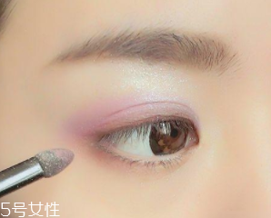 夏天化妝怎么樣不脫妝？8個(gè)小技巧讓你做清爽女神