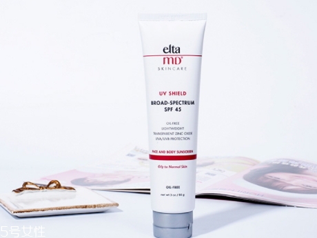 防曬噴霧和氣墊哪個(gè)先用？