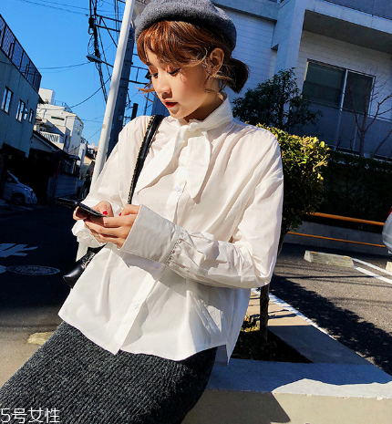 襯衫扣子扣幾個(gè)？襯衫扣子這樣扣