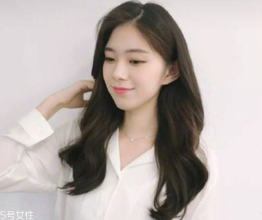 仙女燙發(fā)型圖片分享 好看又時(shí)髦的佛系女生發(fā)型 仙女燙發(fā)型圖片分享 好看又時(shí)髦的佛系女生發(fā)型