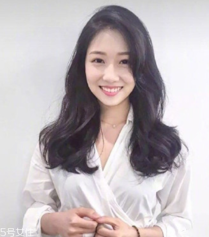 仙女燙發(fā)型圖片分享 好看又時(shí)髦的佛系女生發(fā)型 仙女燙發(fā)型圖片分享 好看又時(shí)髦的佛系女生發(fā)型