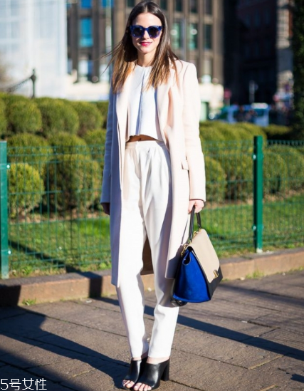 露臍上衣配什么褲子？春夏美出新高度