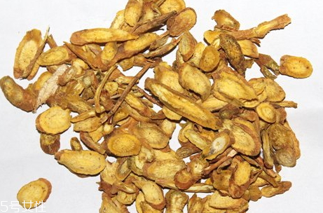 黃芩泡水喝有什么功效 四大功效 黃芩泡水喝有什么功效 四大功效