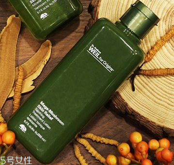 為什么油皮會(huì)變成干皮？三個(gè)油皮護(hù)膚誤區(qū)