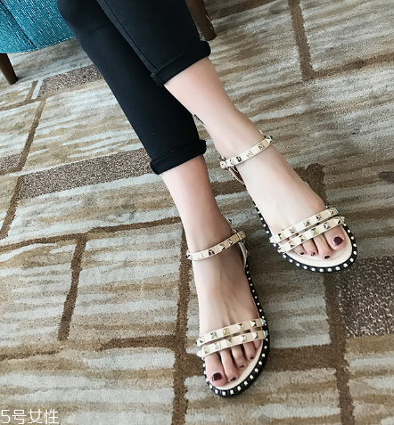 涼鞋打滑怎么辦？學(xué)會防滑小妙招