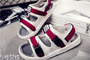 涼鞋開膠怎么辦？涼鞋開膠別著急