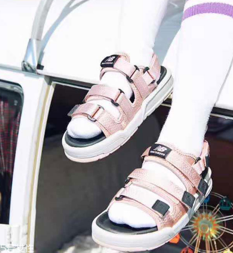 涼鞋買(mǎi)小了怎么辦？鞋子要穿合適的