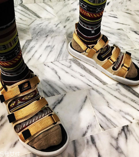 涼鞋買(mǎi)小了怎么辦？鞋子要穿合適的