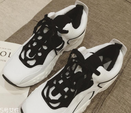 女式春夏運動鞋怎么挑？三種款式好搭又顯高