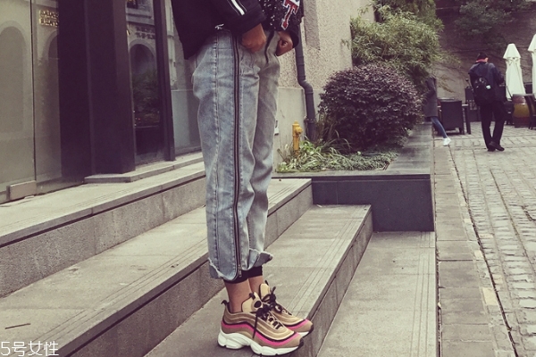 女式春夏運動鞋怎么挑？三種款式好搭又顯高