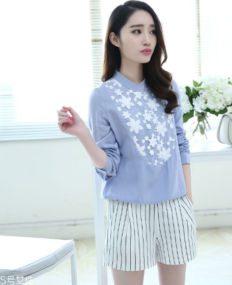 2022流行什么襯衫？美麗大方的春日女神