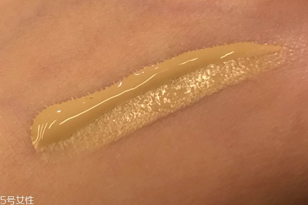 芭比波朗蟲草粉底2.5號試色 不適合遮瑕 芭比波朗蟲草粉底2.5號試色 不適合遮瑕