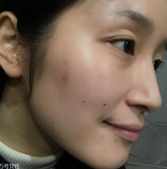 芭比波朗蟲草粉底2.5號試色 不適合遮瑕 芭比波朗蟲草粉底2.5號試色 不適合遮瑕