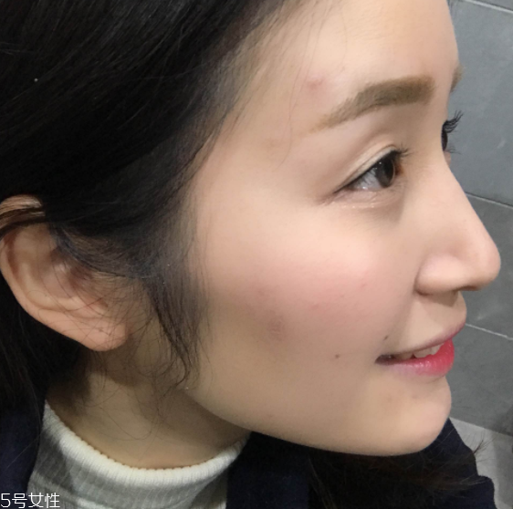 芭比波朗蟲草粉底2.5號試色 不適合遮瑕 芭比波朗蟲草粉底2.5號試色 不適合遮瑕