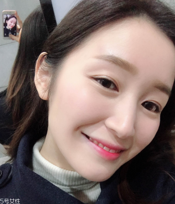 芭比波朗蟲草粉底2.5號試色 不適合遮瑕 芭比波朗蟲草粉底2.5號試色 不適合遮瑕