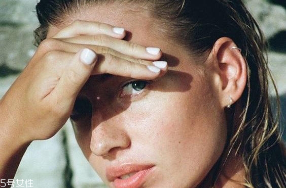 一張臉的防曬用量是多少？脖子上用多少防曬霜？