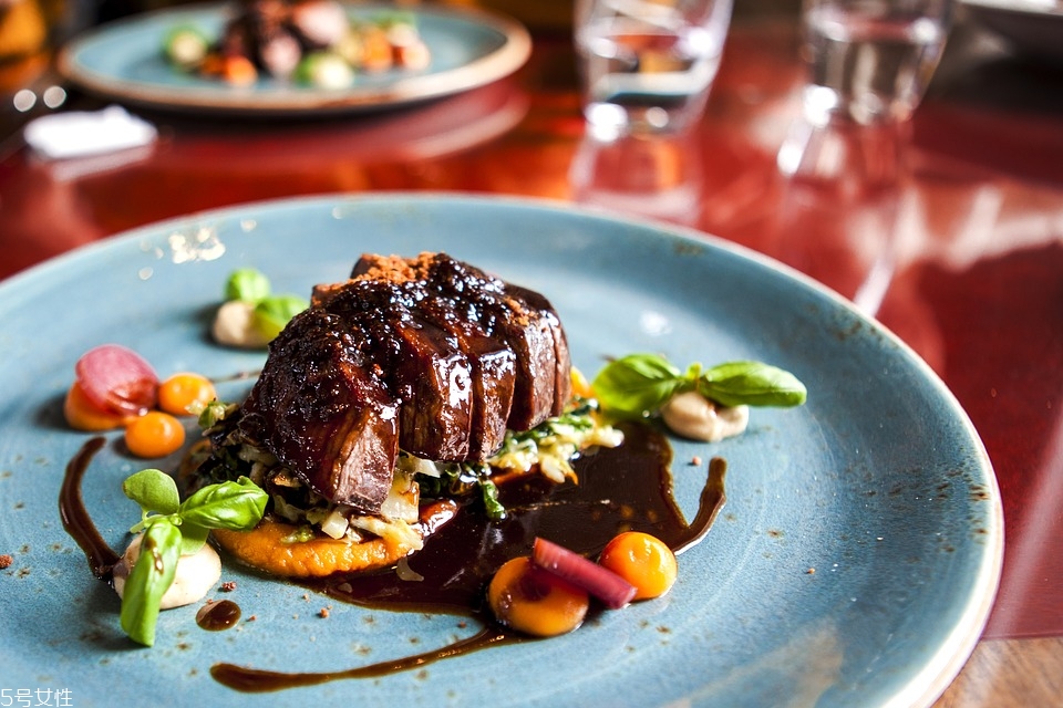 威士忌和什么食物搭配 喝威士忌吃什么食物 威士忌和什么食物搭配 喝威士忌吃什么食物