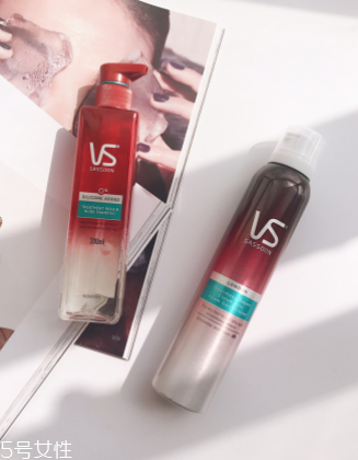 護(hù)發(fā)素沒(méi)洗干凈會(huì)怎樣？護(hù)發(fā)素殘留會(huì)導(dǎo)致脫發(fā)嗎？