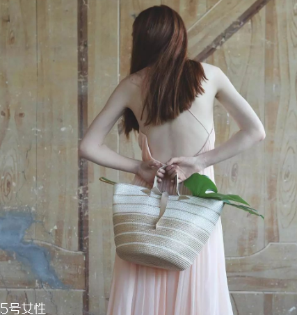 caterina bertini是什么牌子？草編包的鼻祖