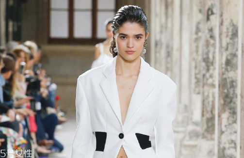 如何補水保濕 補水和保濕的區(qū)別 如何補水保濕 補水和保濕的區(qū)別