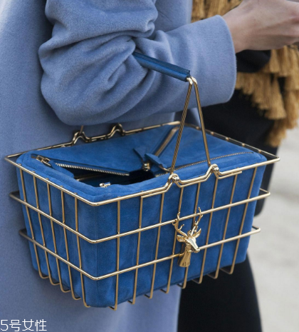 savas包包多少錢？設(shè)計(jì)感爆棚的包袋