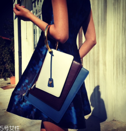 savas包包多少錢？設(shè)計(jì)感爆棚的包袋