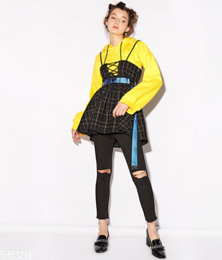 今年流行什么樣的吊帶裙？出街暴擊眼球