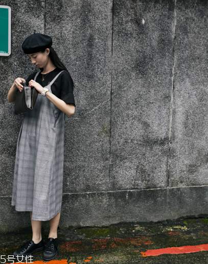 今年流行什么樣的吊帶裙？出街暴擊眼球