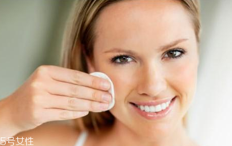 化妝棉是薄的好還是厚的好 化妝棉厚薄適用情況 化妝棉是薄的好還是厚的好 化妝棉厚薄適用情況