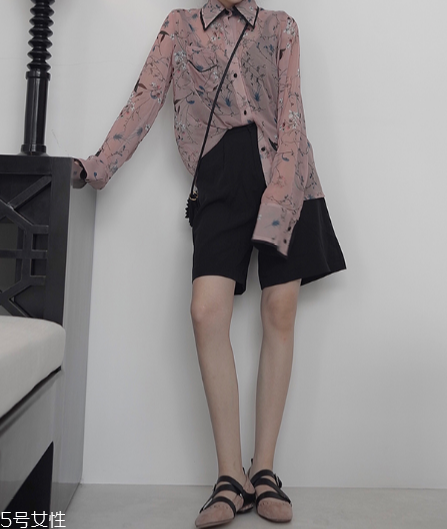 綁帶鞋怎么搭配？秒變街拍女神