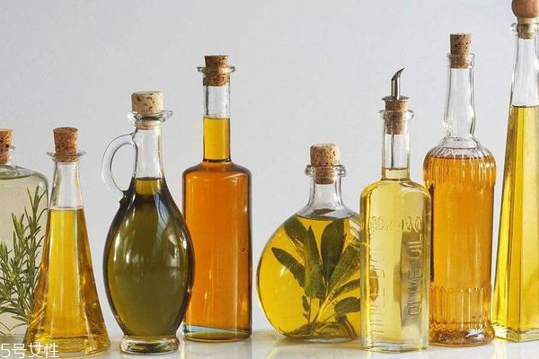 沒有卸妝油拿什么卸妝？含油物品能卸妝