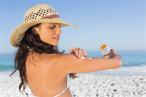 暴曬后可以敷面膜嗎 暴曬后要注意 暴曬后可以敷面膜嗎 暴曬后要注意