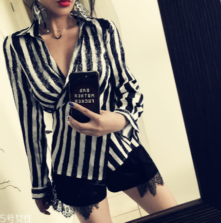 今年流行什么樣的白襯衫？襯衫也有新花樣