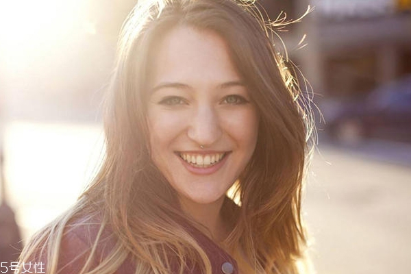 什么樣的人笑起來好看？如何避免笑起來像鬼？