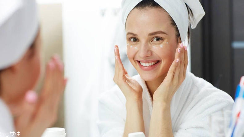 春季爆痘爛臉怎么回事？這幾點修復(fù)技巧拿去