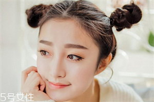 夏季丸子頭的多種扎法介紹 什么年齡層都適合 夏季丸子頭的多種扎法介紹 什么年齡層都適合