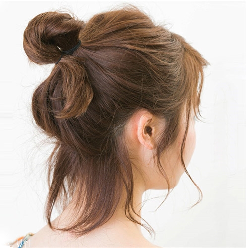 夏季丸子頭的多種扎法介紹 什么年齡層都適合 夏季丸子頭的多種扎法介紹 什么年齡層都適合