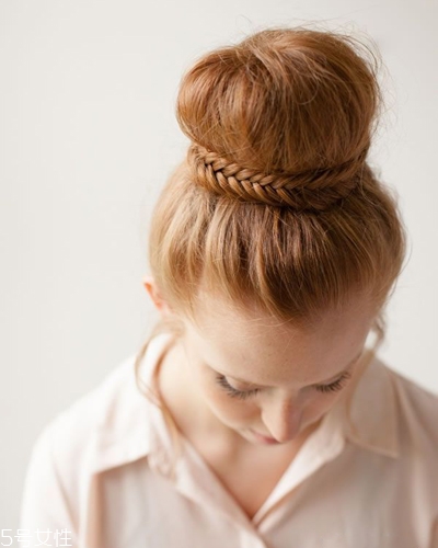 半丸子頭適合長發(fā)嗎 披肩發(fā)丸子頭扎法圖解 半丸子頭適合長發(fā)嗎 披肩發(fā)丸子頭扎法圖解