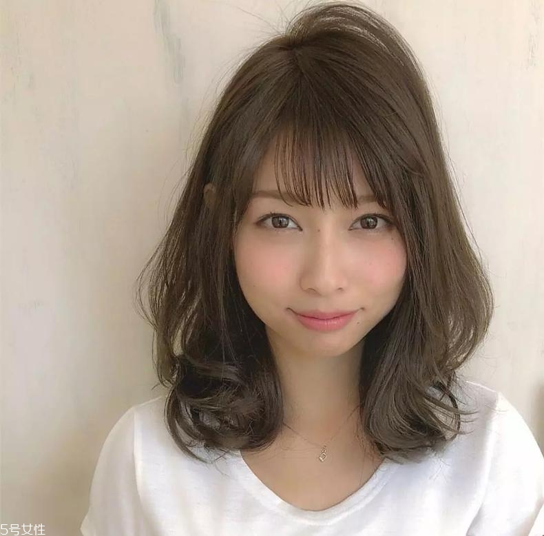 齊肩發(fā)型2018歐美 中西合璧的時尚發(fā)型 齊肩發(fā)型2018歐美 中西合璧的時尚發(fā)型