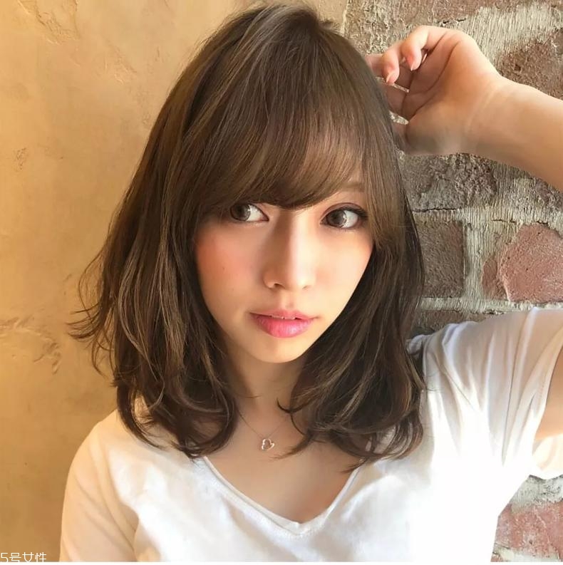 齊肩發(fā)型2018歐美 中西合璧的時尚發(fā)型 齊肩發(fā)型2018歐美 中西合璧的時尚發(fā)型