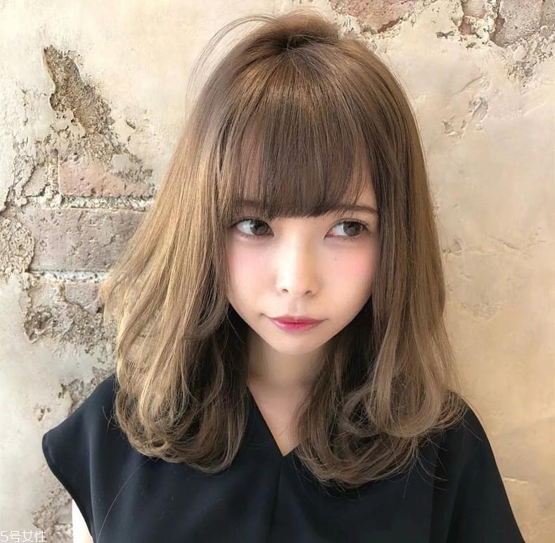 齊肩發(fā)型2018歐美 中西合璧的時尚發(fā)型 齊肩發(fā)型2018歐美 中西合璧的時尚發(fā)型