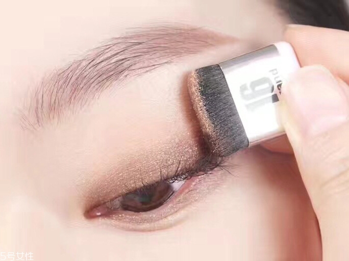 懶人眼影好用嗎 16brand懶人眼影價格 懶人眼影好用嗎 16brand懶人眼影價格